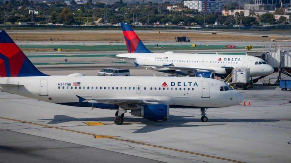 Delta Flight DL275 Diverted LAX Delta Flight DL275 Diverted LAX